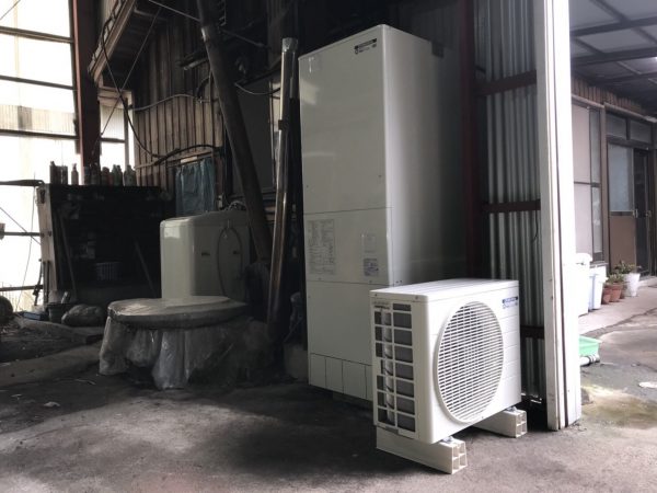【宮崎県都城市 A様邸】エコキュート工事
