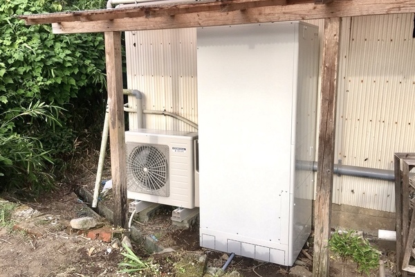 【宮崎県えびの市 K様邸】エコキュート工事
